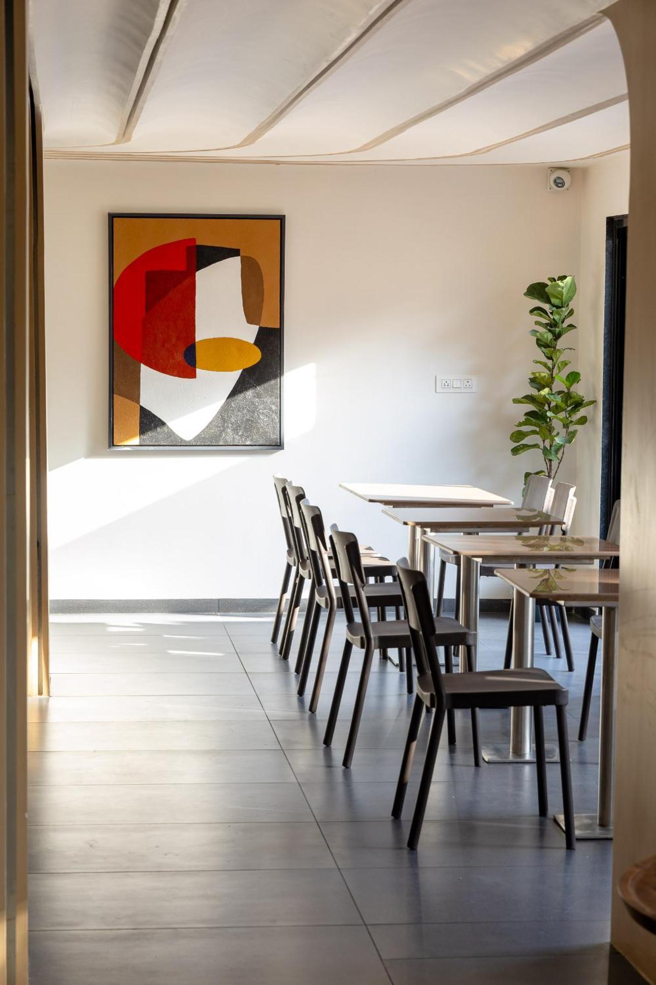 Saavi Suites Daman Εξωτερικό φωτογραφία