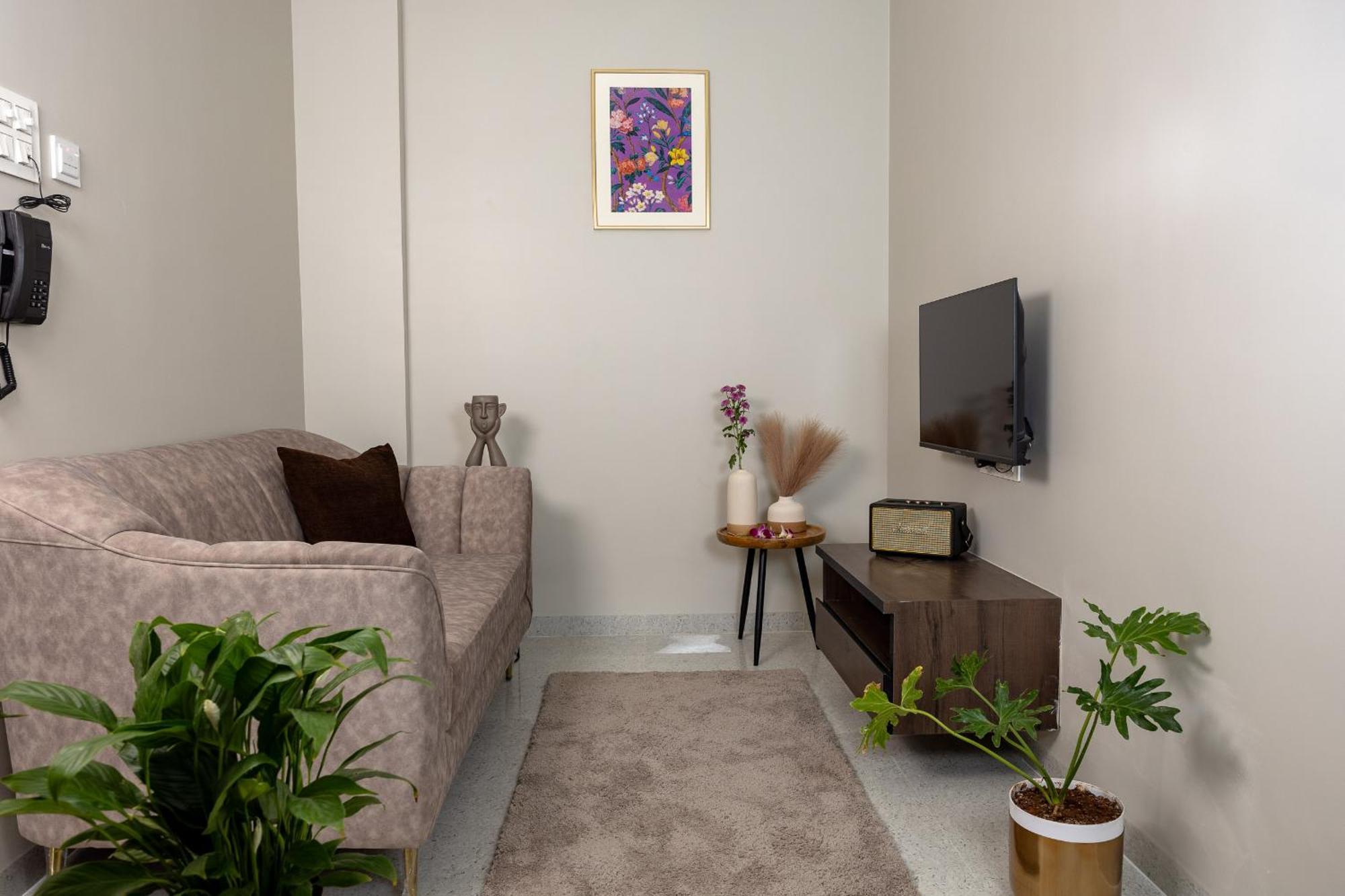 Saavi Suites Daman Εξωτερικό φωτογραφία