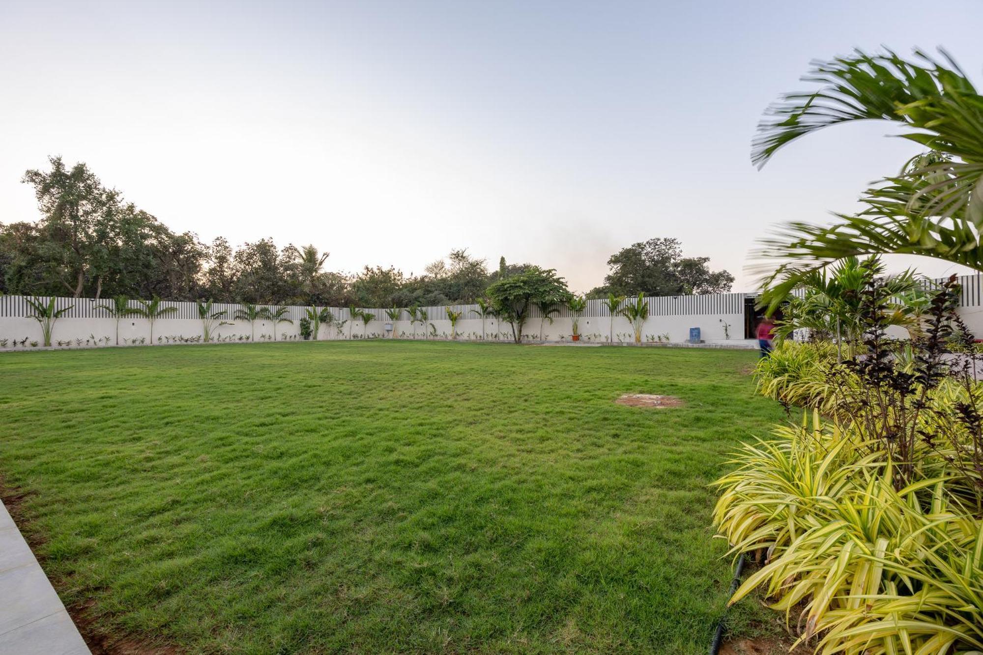 Saavi Suites Daman Εξωτερικό φωτογραφία
